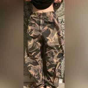 womans camo baggy pants